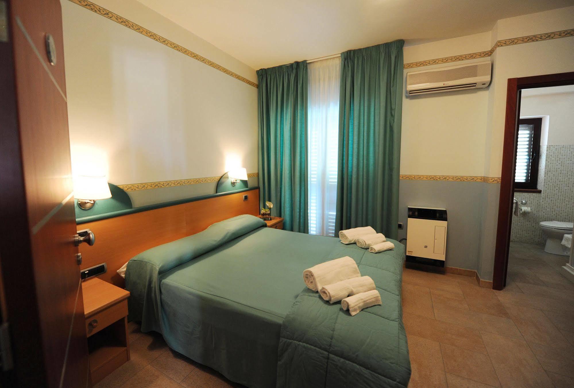 Santa Lucia Hotel Corigliano Calabro Exterior photo